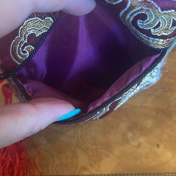 CRYSTAL HEART Faceted Deep Red Paperweight in - Picture 9 of 16